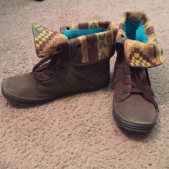 blowfish canvas boots